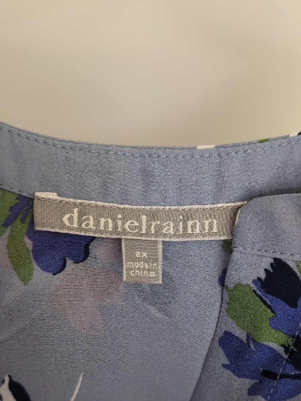 Daniel Rainn Slate Blue Floral Sleeveless V-Neck Camisole - Picture 2 of 5